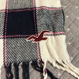 (Bundle 2 for $20) Hollister Plaid Scarf with Pink Accents